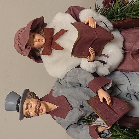 Vintage Traditions Fabric Mache Caroling Family In Carriage Centerpiece - Picture 13 of 17